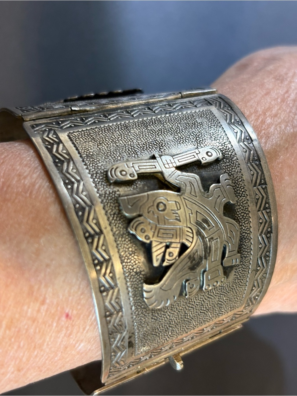 Silver Peruvian cuff bracelet - Picture 9 of 13